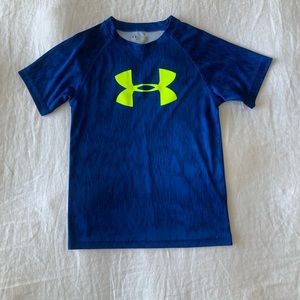 Unisex Under Armour dry fit shirt